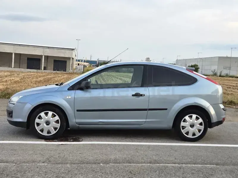 Usado Ford Focus Trend 115 CV (84 kW) 2006 Azul Berlina