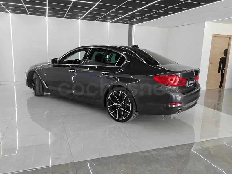 Usado BMW 520 Comfort Edition 190 CV (139 kW) 2018 Gris / plata Berlina