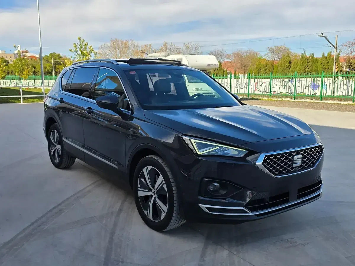 Usado Seat Tarraco 4Drive 200 CV (147 kW) 2021 Gris SUV