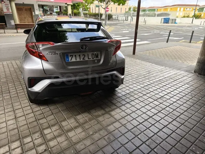 Usado Toyota C-HR Advance 122 CV (89 kW) 2019 Gris / plata SUV