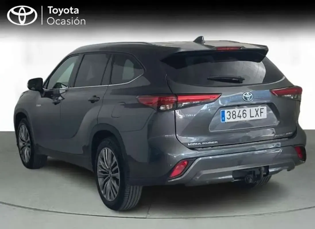 Usado Toyota Highlander Advance 250 CV (183 kW) 2022 Gris SUV