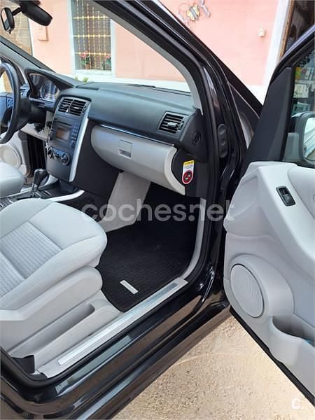 Usado Mercedes B180 109 CV (80 kW) 2009 Negro Monovolumen