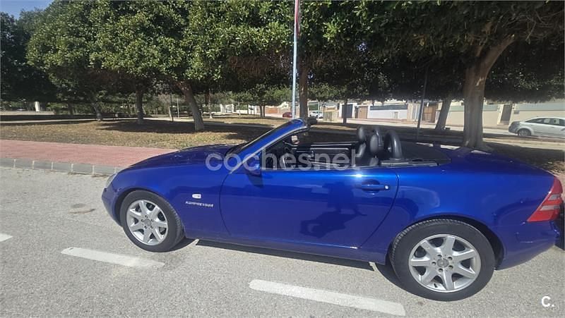 Usado Mercedes SLK230 193 CV (141 kW) 1999 Azul Descapotable