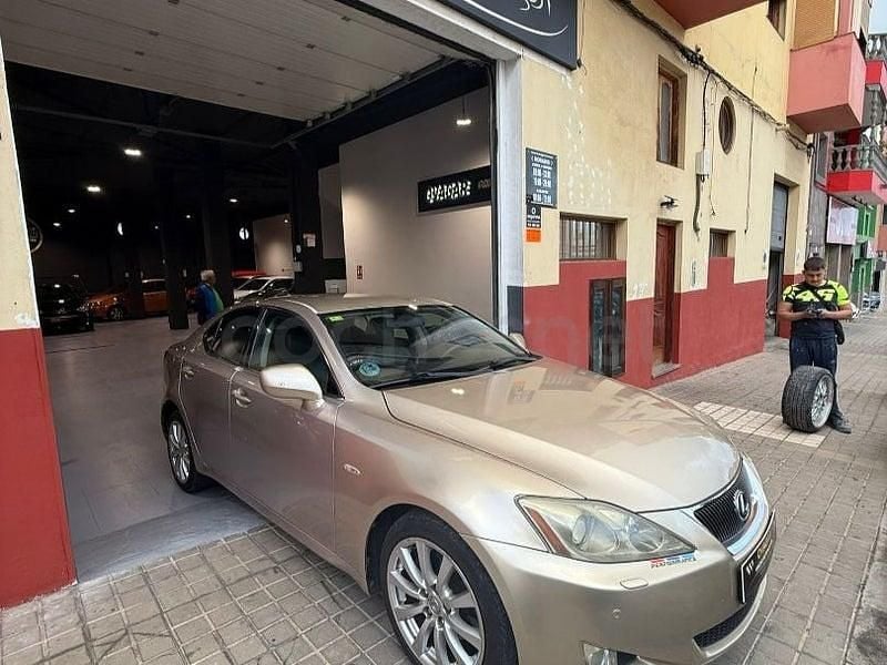 Usado Lexus IS250 Sport Line 208 CV (152 kW) 2007 Gris / plata Berlina