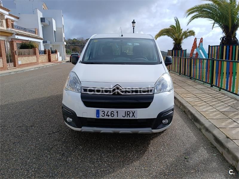 Usado Citroën Berlingo Live 100 CV (73 kW) 2016 Blanco Monovolumen