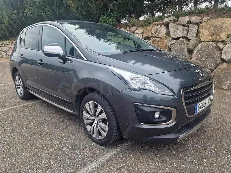 Usado Peugeot 3008 Style 120 CV (88 kW) 2016 Negro Berlina