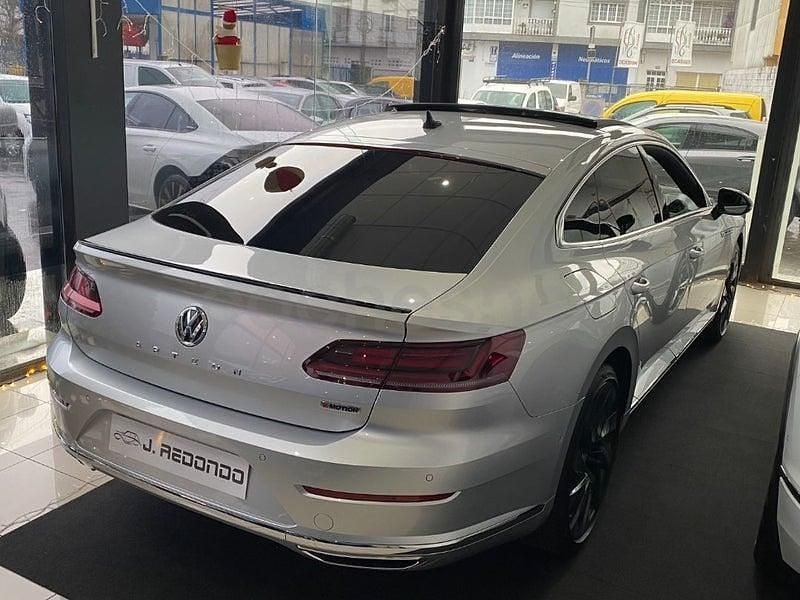 Usado VW Arteon R-line 240 CV (176 kW) 2019 Gris / plata Utilitario