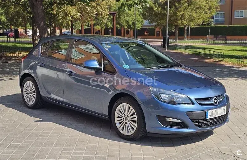 Usado Opel Astra Business 110 CV (80 kW) 2016 Azul Berlina