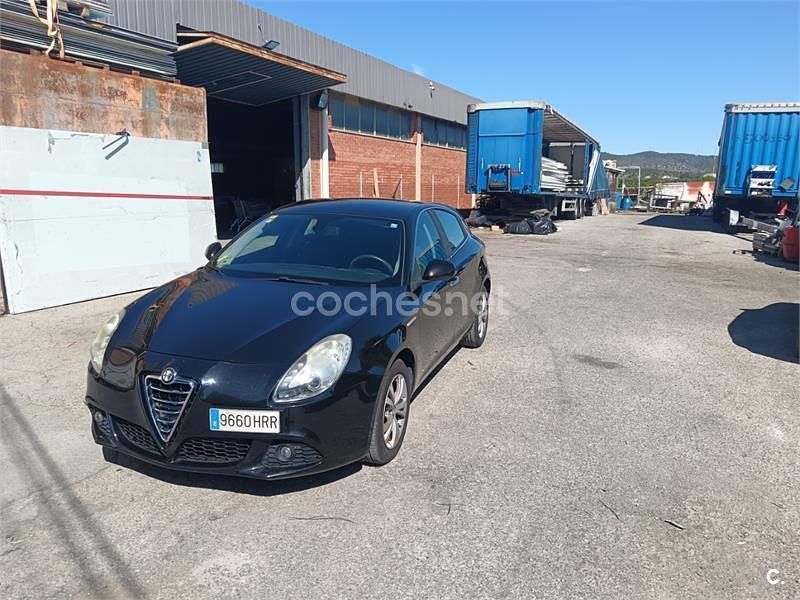Usado Alfa Romeo Giulietta Distinctive 105 CV (77 kW) 2013 Negro Utilitario