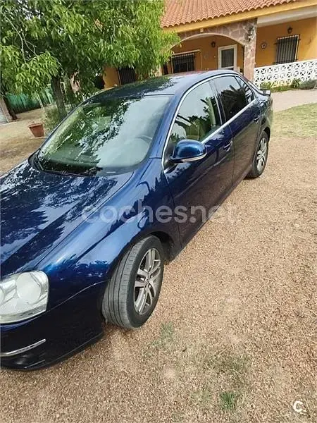 Usado VW Jetta Advance 140 CV (102 kW) 2007 Azul Berlina