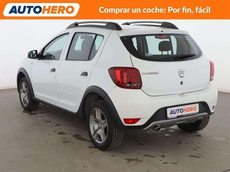 Usado Dacia Sandero Stepway 90 CV (66 kW) 2017 Blanco Utilitario