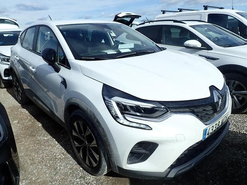 Usado Renault Captur Equilibre 101 CV (74 kW) 2023 Blanco SUV