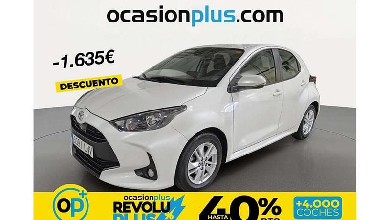 Usado Toyota Yaris Edition 125 CV (91 kW) 2021 Blanco Utilitario