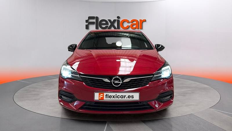 Używany Opel Astra Design & Tech 110 KM (80 kW) 2021 Czerwony Sedan/Limuzyna