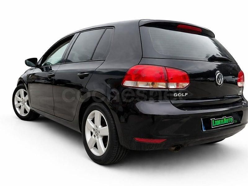 Usado VW Golf VII 105 CV (77 kW) 2012 Negro Berlina