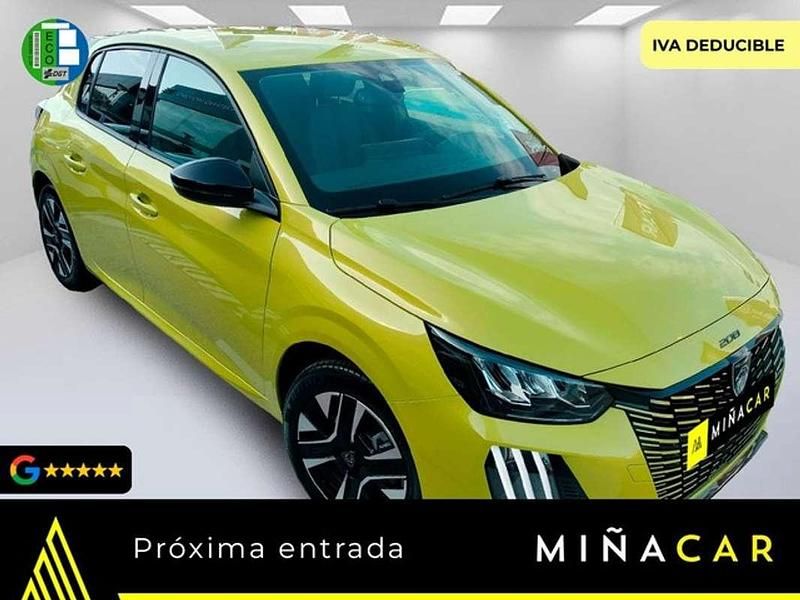 Usado Peugeot 208 Allure 101 CV (74 kW) 2025 Amarillo Utilitario