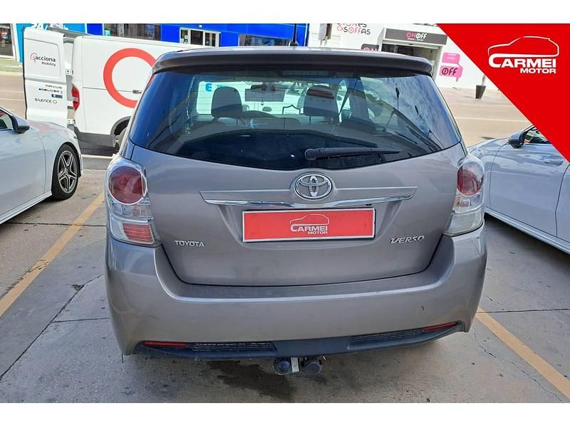 Usado Toyota Verso Advance 112 CV (82 kW) 2014 Gris Monovolumen
