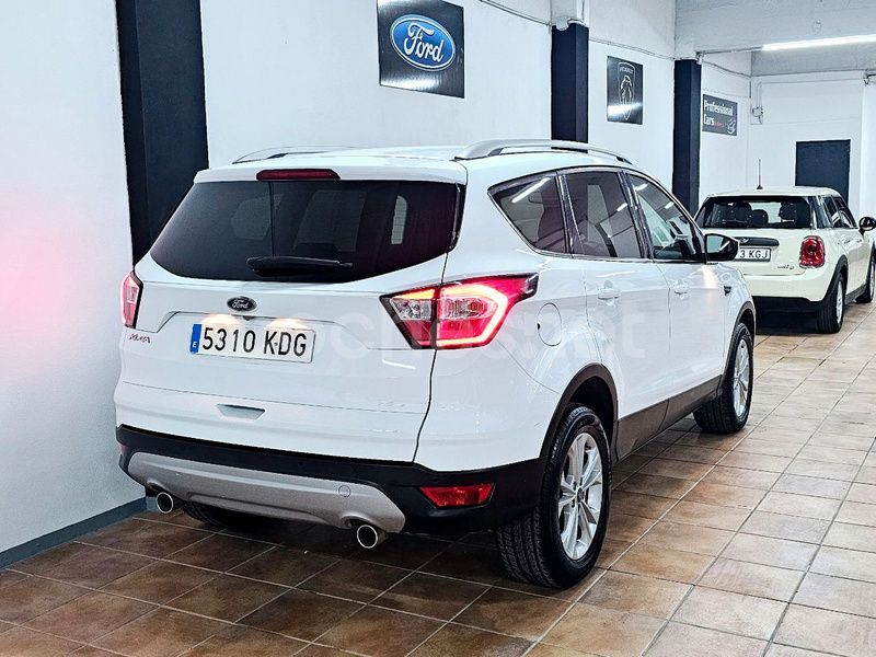 Usado Ford Kuga Titanium 150 CV (110 kW) 2017 Blanco SUV