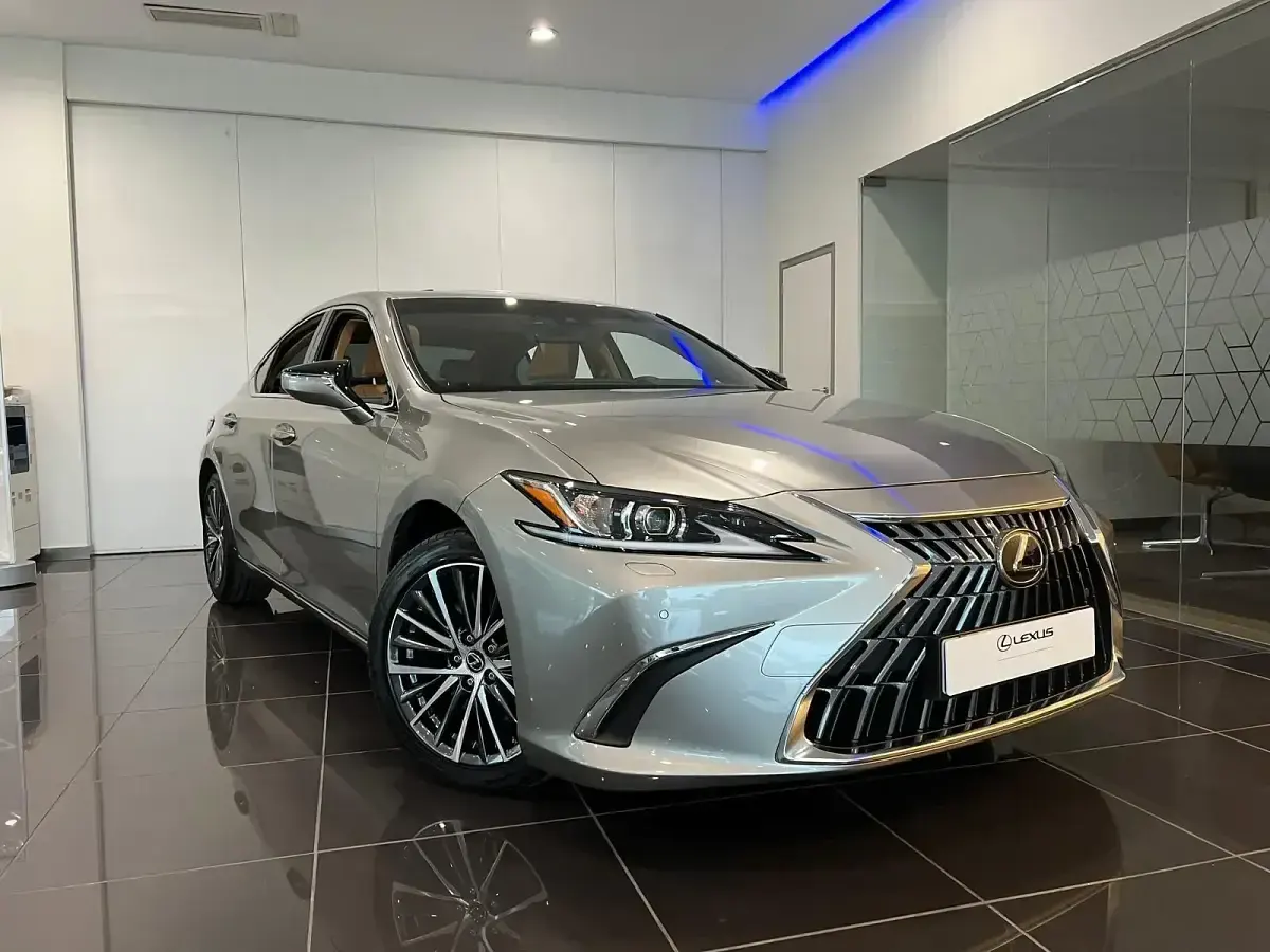 Nuevo Lexus ES300H 218 CV (160 kW) 2026 Gris Berlina