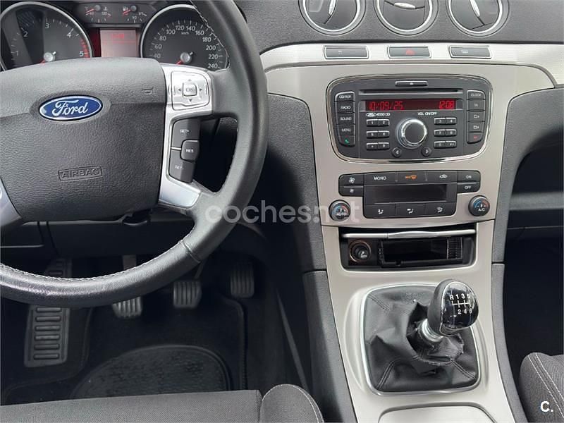 Usado Ford S-MAX Trend 140 CV (102 kW) 2011 Azul Monovolumen