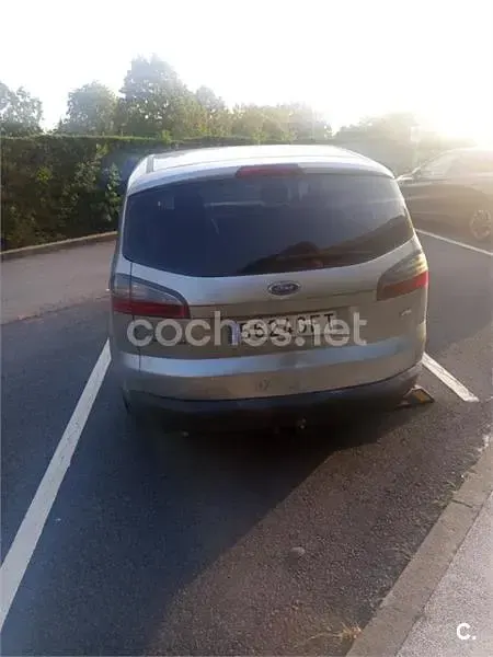 Usado Ford S-MAX Trend 140 CV (102 kW) 2008 Gris / plata Monovolumen
