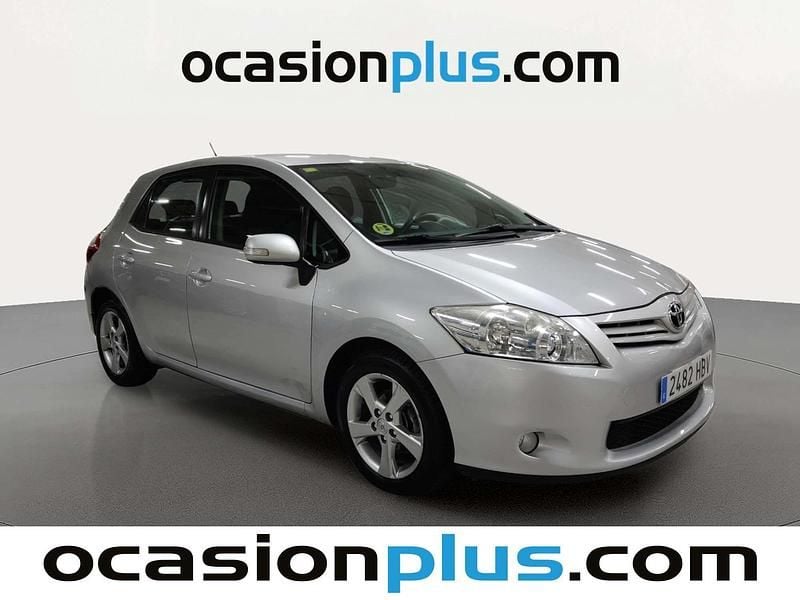 Usado Toyota Auris Active 90 CV (66 kW) 2011 Gris plata Utilitario