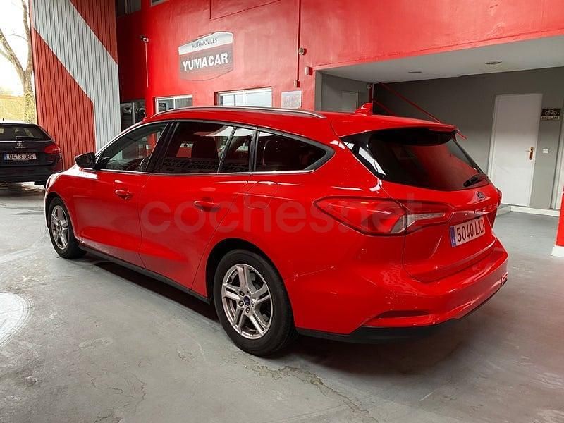 Używany Ford Focus Trend 120 KM (88 kW) 2020 Czerwony Kombi