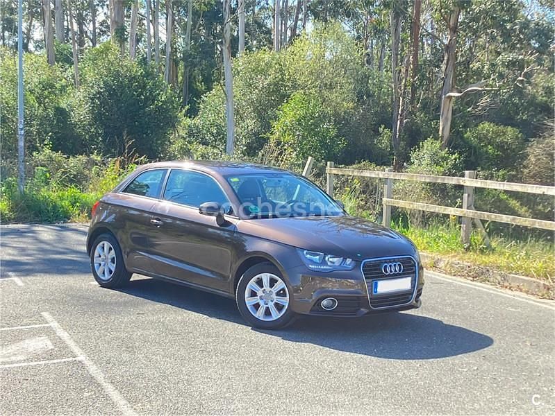 Marrón Usado 2012 Audi A1 Attraction Utilitario | 8500 € (Precio justo) - Imagen 1/4