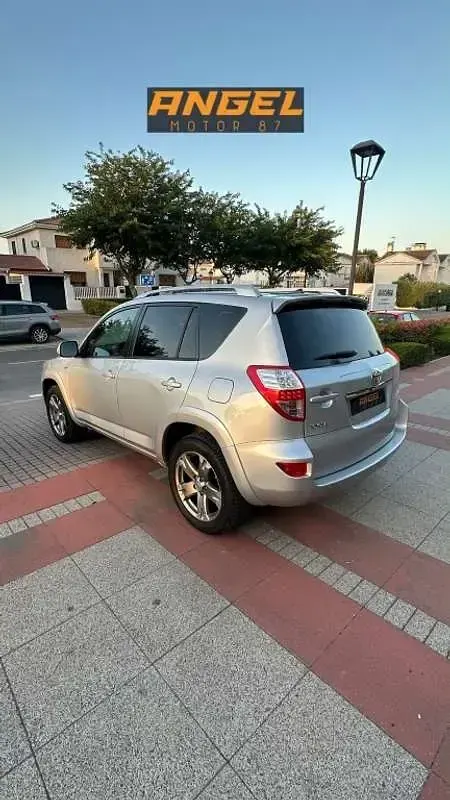 Usado Toyota RAV4 Executive 150 CV (110 kW) 2010 Plateado SUV