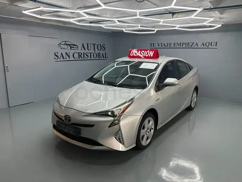 Usado Toyota Prius 122 CV (89 kW) 2018 Gris / plata Utilitario