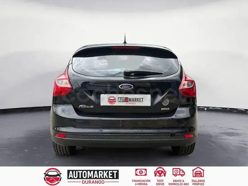 Usado Ford Focus 125 CV (91 kW) 2013 Negro Berlina