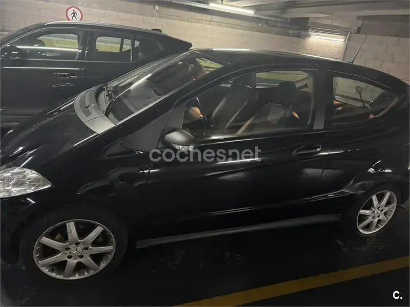 Usado Mercedes A150 Avantgarde 95 CV (69 kW) 2006 Negro Monovolumen