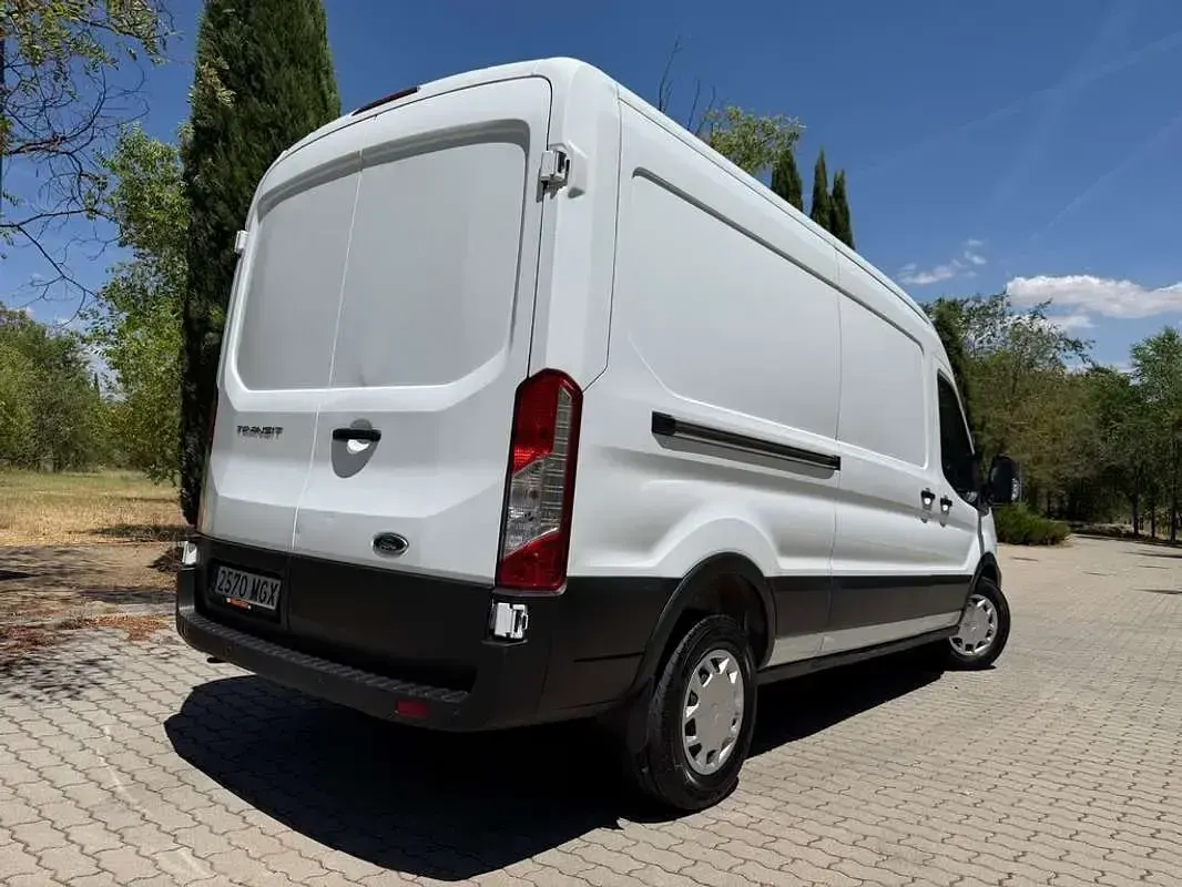Usado Ford Transit Trend 131 CV (96 kW) 2023 Blanco Van