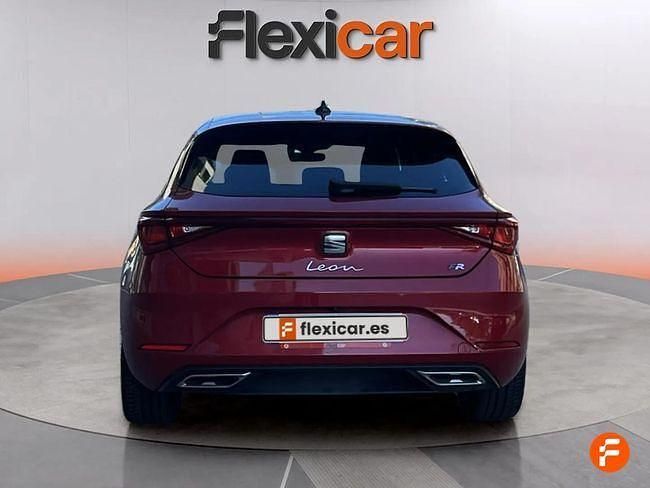 Usado Seat Leon FR 150 CV (110 kW) 2022 Rojo Familiar