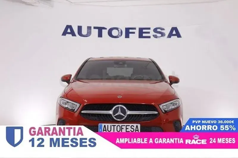 Usado Mercedes A180 116 CV (85 kW) 2019 Rojo Berlina