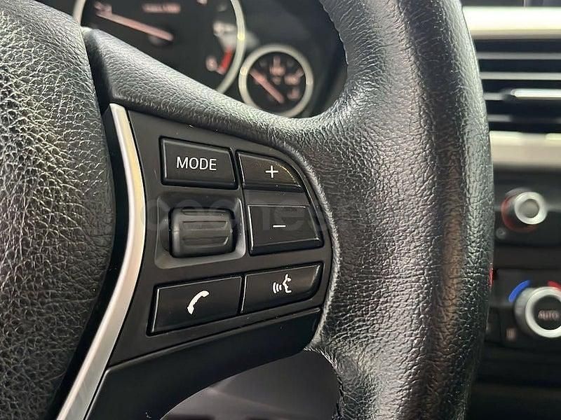 Usado BMW 318 143 CV (105 kW) 2015 Negro Familiar
