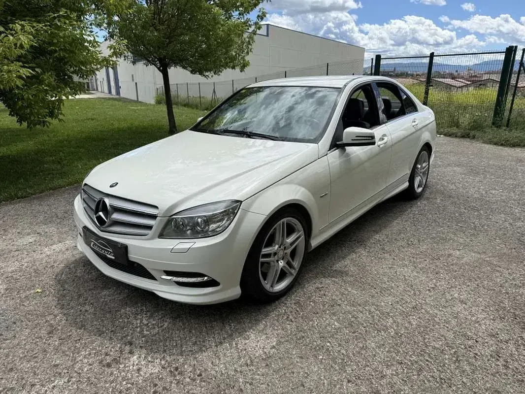 Usado Mercedes C220 Edition 170 CV (125 kW) 2010 Blanco Berlina