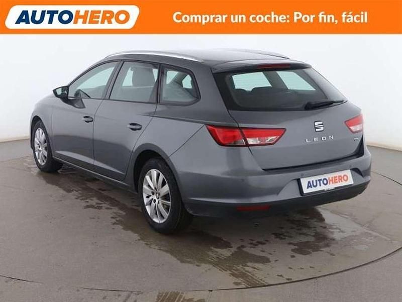 Usado Seat Leon Style 105 CV (77 kW) 2015 Gris Utilitario