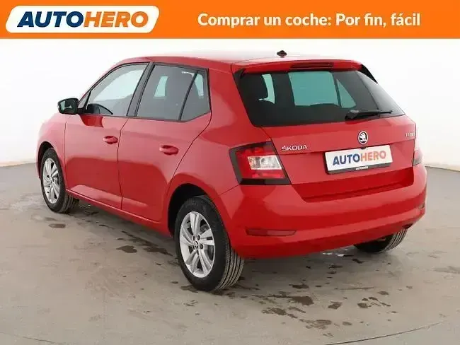 Usado Skoda Fabia Ambition 60 CV (44 kW) 2019 Rojo Berlina