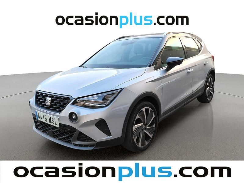 Usado Seat Arona FR 150 CV (110 kW) 2024 Gris plata SUV