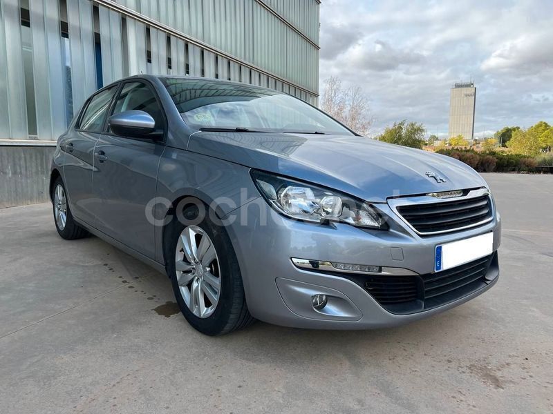 Usado Peugeot 308 Allure 92 CV (67 kW) 2014 Gris / plata Berlina