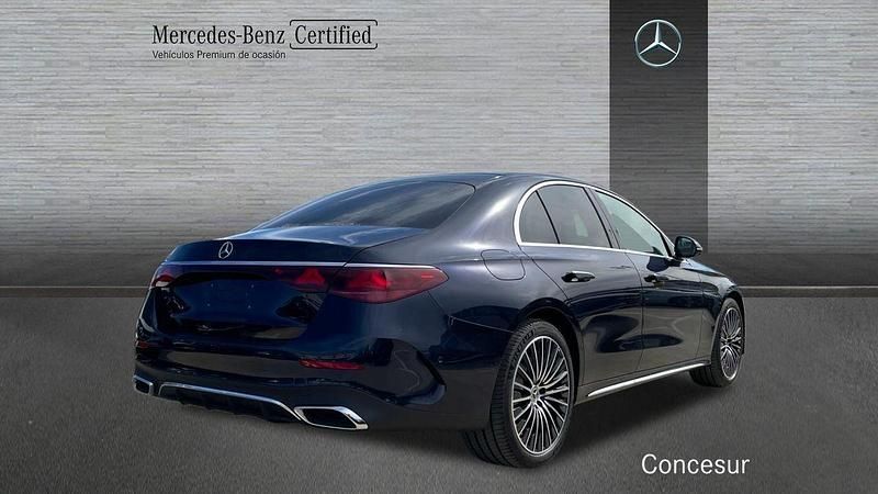 Usado Mercedes E220 197 CV (144 kW) 2024 Azul Berlina