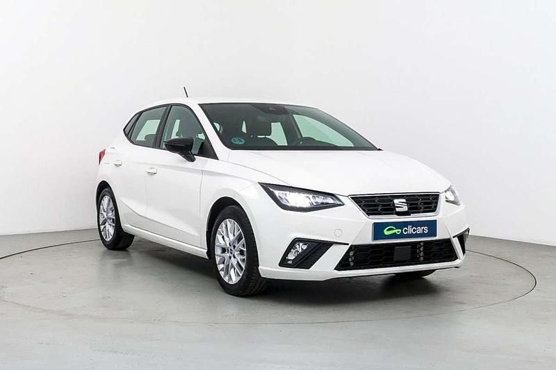 Usado Seat Ibiza FR 110 CV (80 kW) 2023 Blanco Utilitario