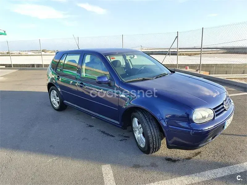 Usado VW Golf IV Highline 115 CV (84 kW) 2000 Azul Berlina
