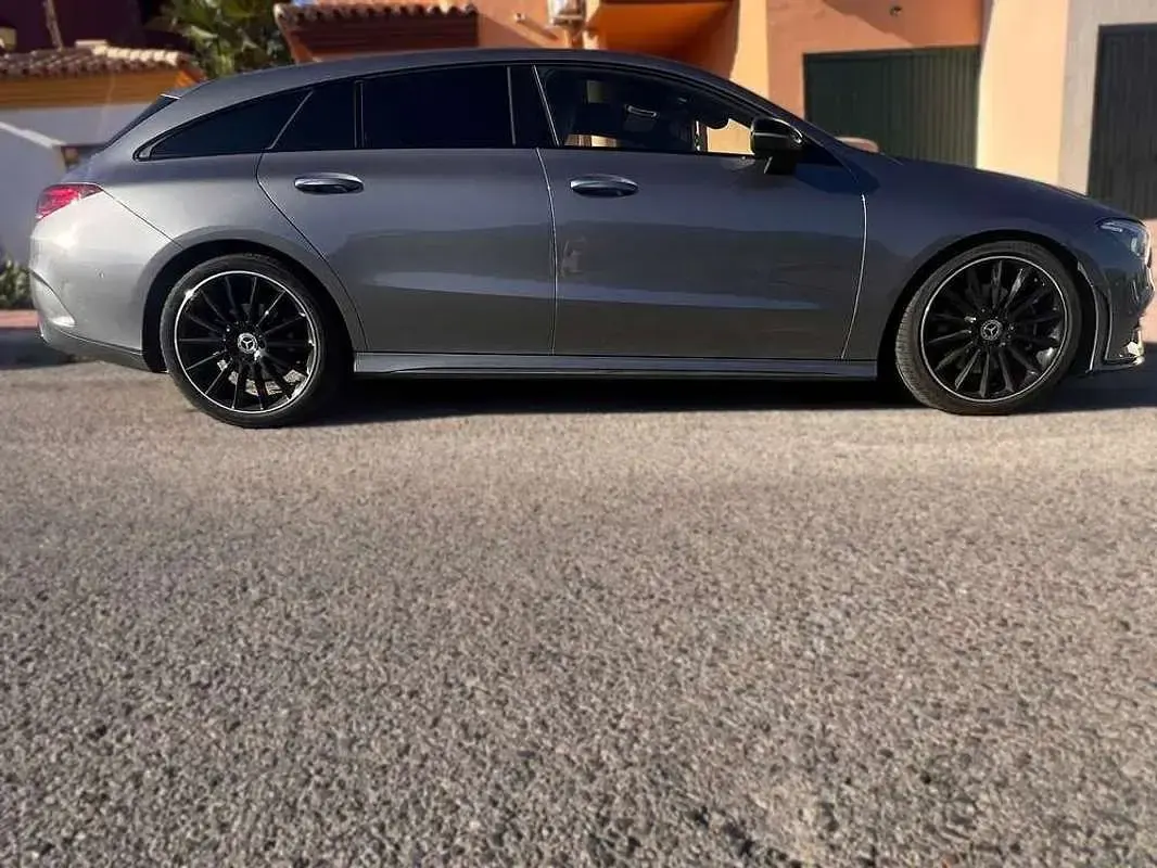 Usado Mercedes CLA200 Shooting Brake 163 CV (119 kW) 2020 Gris Familiar