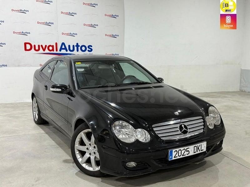 Usado Mercedes C200 163 CV (119 kW) 2005 Negro Berlina