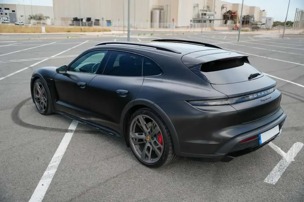 Usado Porsche Taycan 4S Cross Turismo Cross Turismo 419 kW (570 CV) 2023 Negro Familiar