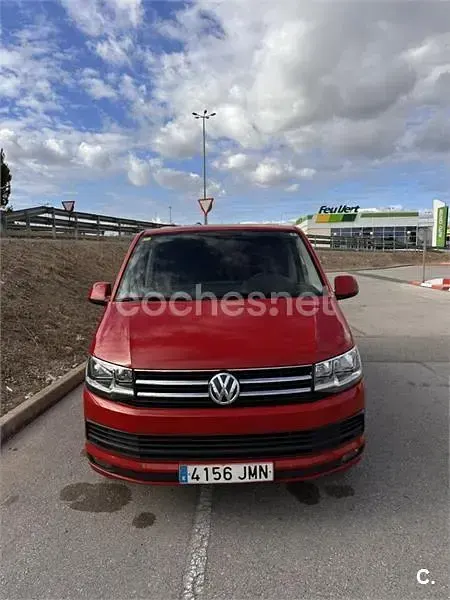 Usado VW Caravelle Trendline 102 CV (75 kW) 2016 Rojo Van