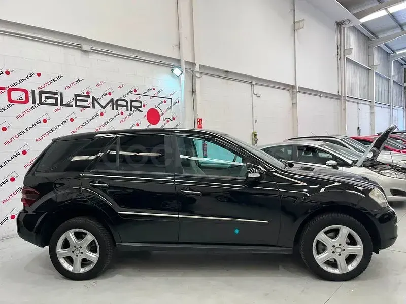 Usado Mercedes ML280 Edition 190 CV (139 kW) 2008 Negro SUV