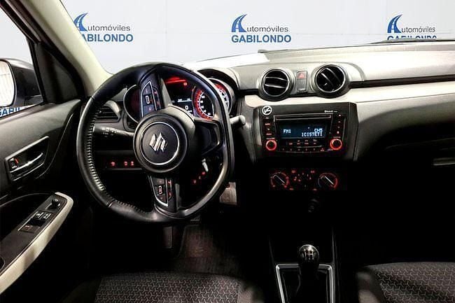 Usado Suzuki Swift 83 CV (61 kW) 2022 Blanco Utilitario